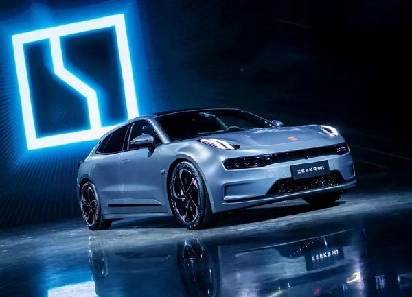 A CES Debut to Desert Victoria: Zeekr Medium Orientem accipit a Storm